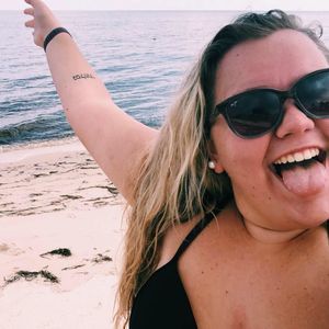 Meet your Posher, Simone